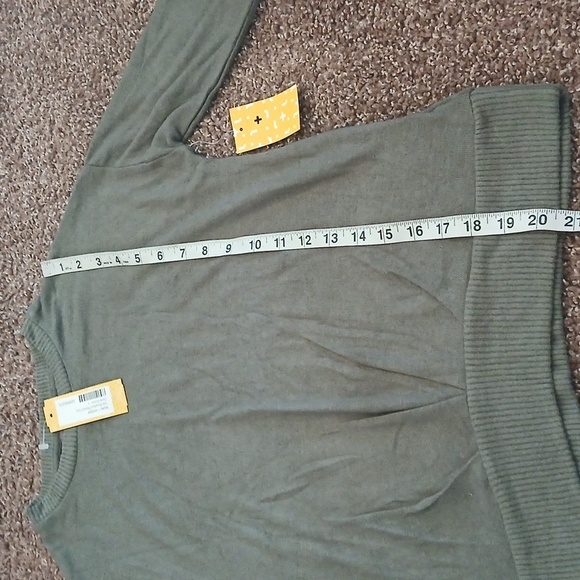 Rumi + Ryder green sweater shirt size 12-14 (small) - Picture 12 of 15